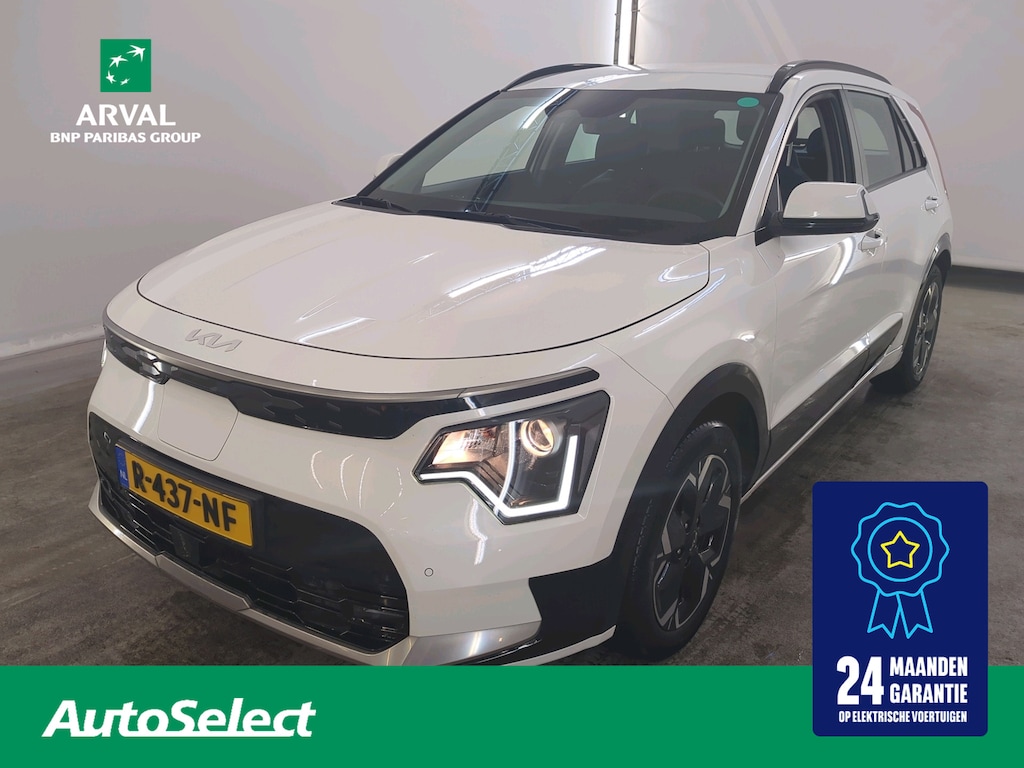 Kia Niro EV 64.8 kWh 204pk DynamicLine | SOH 100% | Nieuwe Model | Half Leder/Stof | CarPlay | Navigatie | Camera | PDC V + A |17"