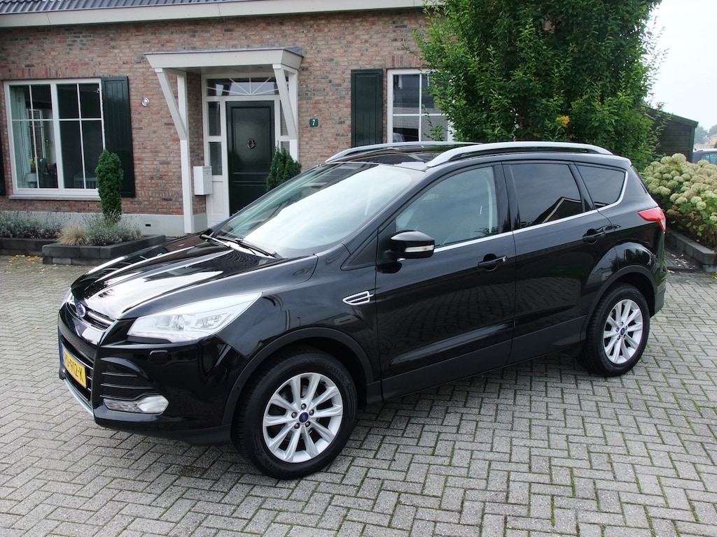 Ford Kuga 1.5 Titanium Styling Pack , Schuifdak/Pano , Keyless go , Navi , Elec-A-klep enz.