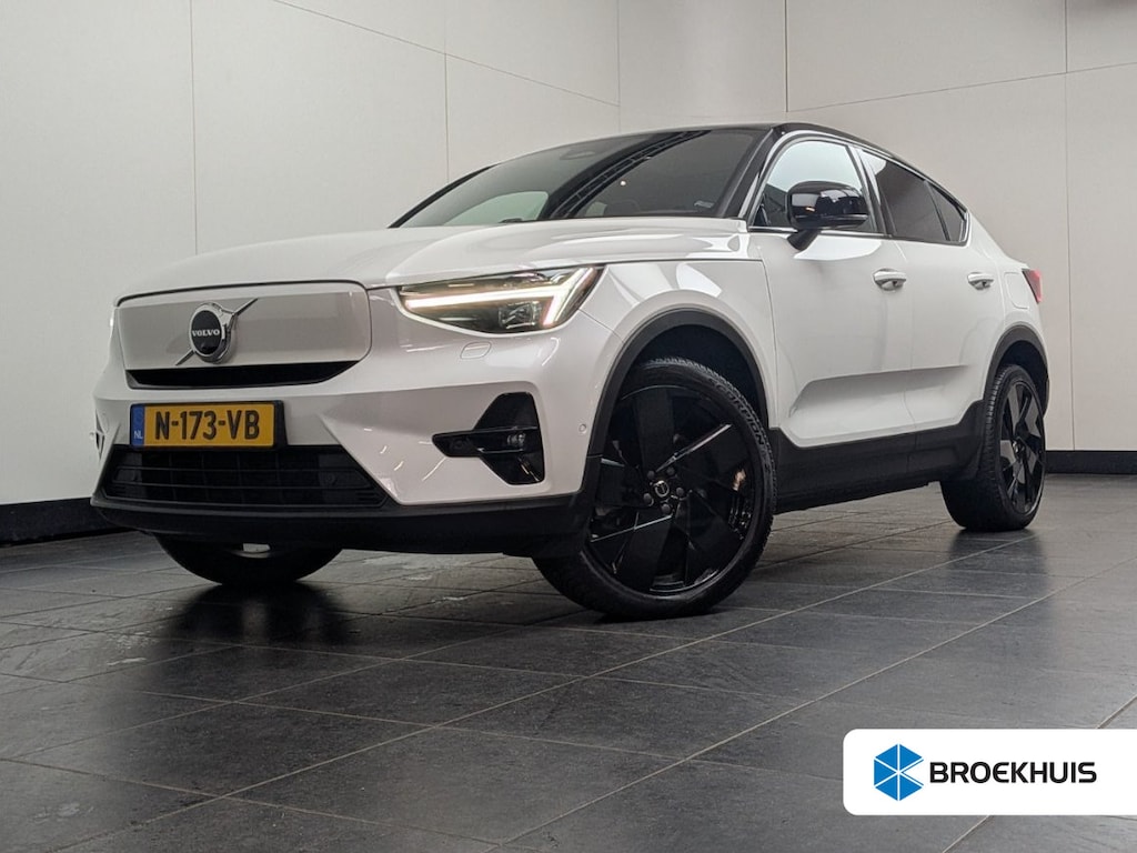 Volvo C40 Recharge Twin Intro Edition 78 kWh | Trekhaak | 360° camera | Harman Kardon | Panoramadak | Stuur+Stoelverwarming |