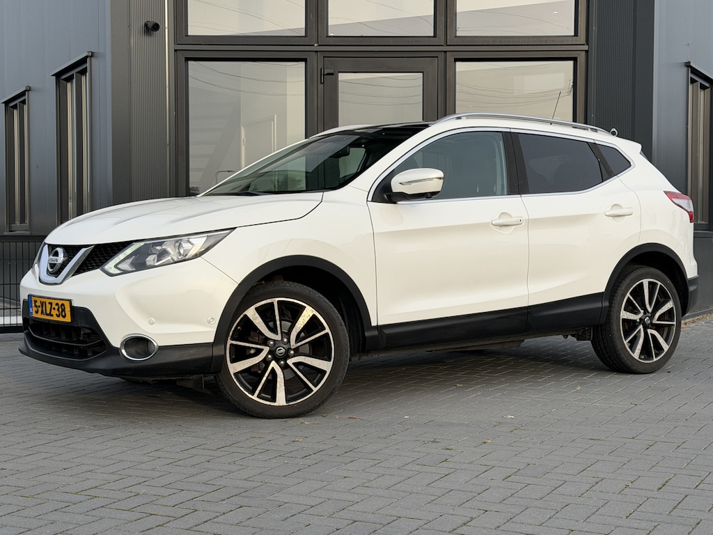 Nissan Qashqai 1.2 Visia Pano | Leer | Verw. stoelen | 360 camera