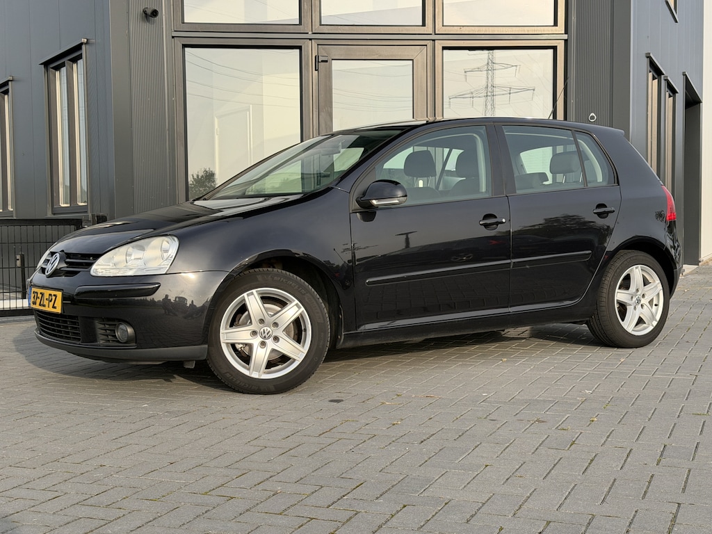 Volkswagen Golf 1.6 FSI Business Clima | Cruise | Trekhaak | Super onderhouden