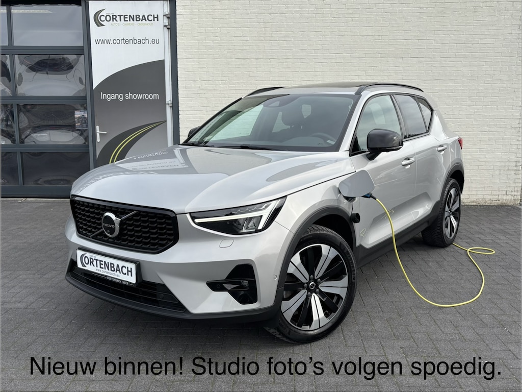 Volvo XC40 1.5 T5 Plug-in hybrid Ultimate Dark | Zwenkbare trekhaak | Panoramadak | Blis | Memory | Adaptieve cruise | Leder |
