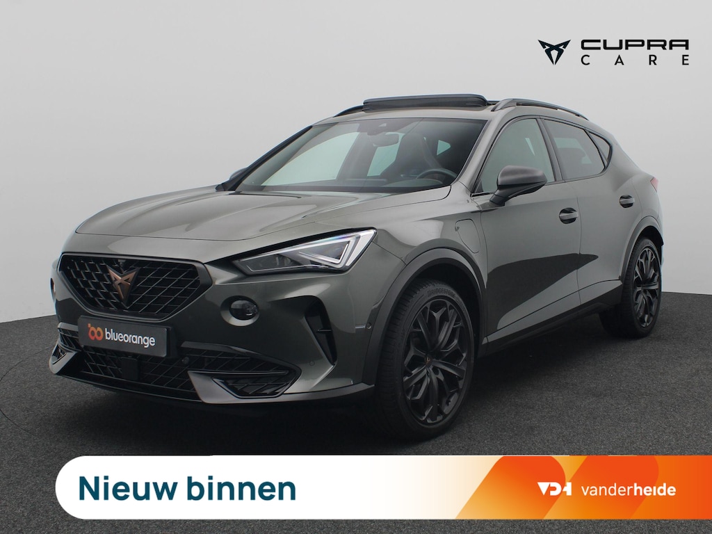 CUPRA Formentor 1.4 e-Hybrid VZ Tribe Edition 245PK DSG Panoramadak, Trekhaak, Memorystoel, Matrix LED Verlichting, 19" LM Velgen, Keyless, Side Assist, 360gr. Camera