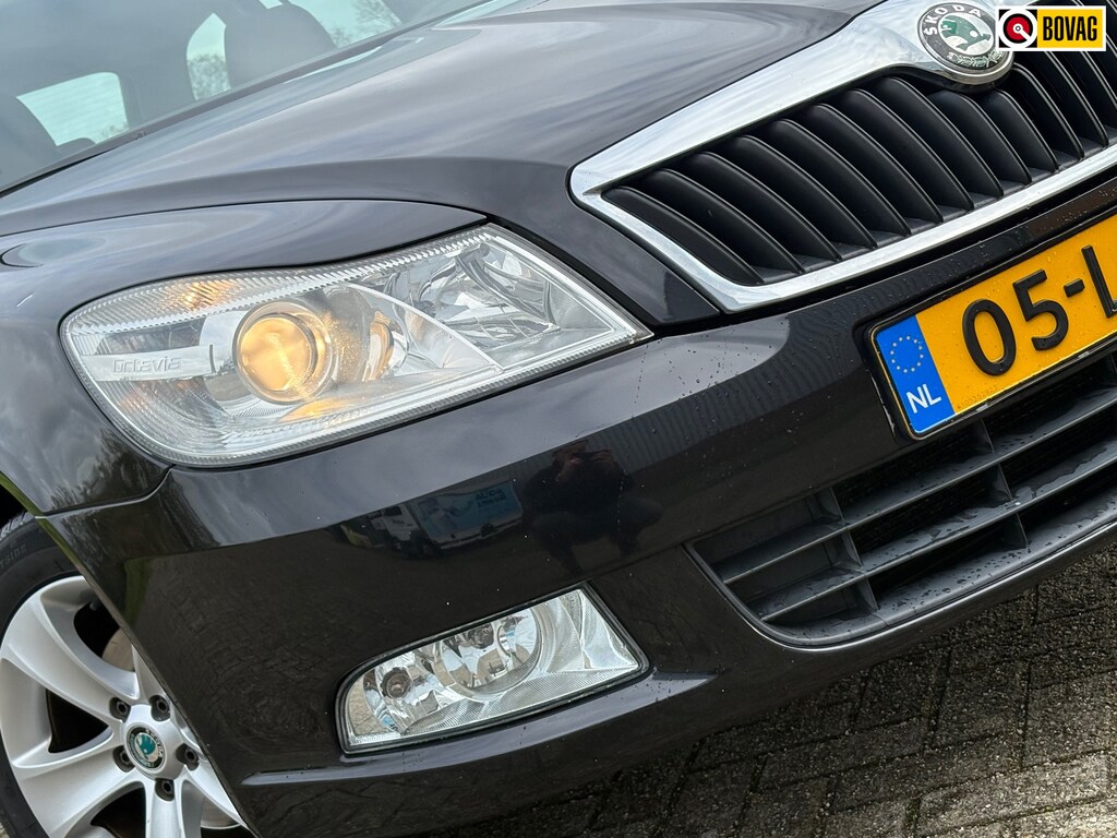 Skoda Octavia Combi 1.2 TSI Ambition - Black Magic - Leder/Trkhk/Cruise - Keurig