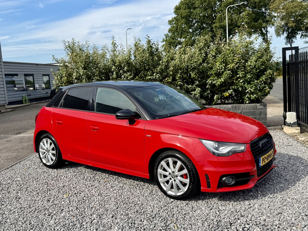 Audi A1 Sportback 1.6 TDI S-Line Xenon|Navi|Media|PDC Rood!