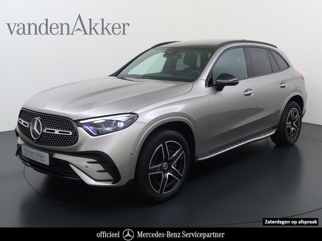 Mercedes-Benz GLC 300e AMG 4Matic // SoH 99% // Panoramadak // Trekhaak // Achterbank Verwarming // 360 Camera // Memory // Carplay // Night Pakket