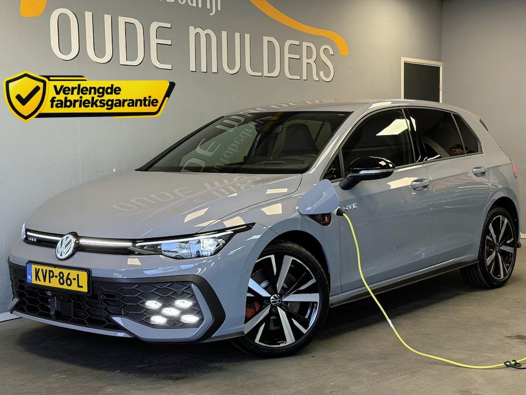 Volkswagen Golf 1.5 eHybrid GTE 272PK | Adaptive cruise | 360 | Head-up | Sfeer | IQ light |Stoelverwarming | Carplay |