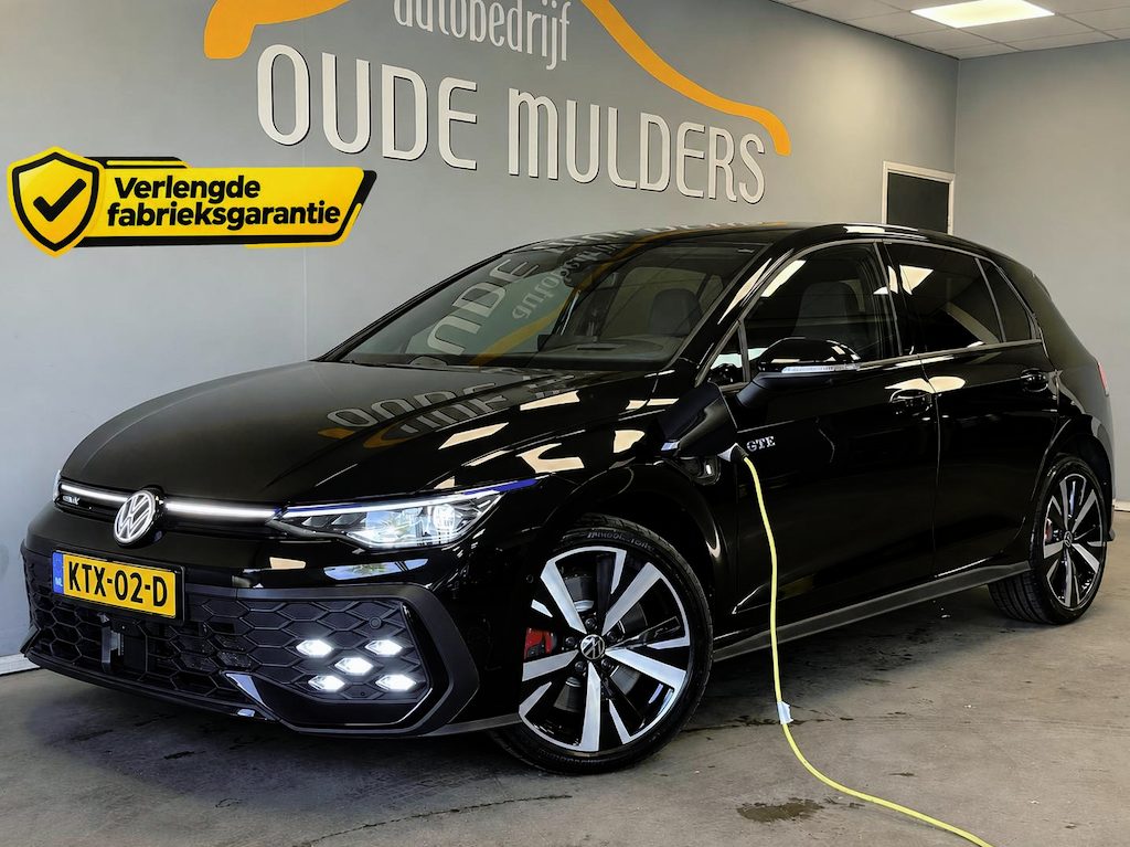 Volkswagen Golf 1.5 eHybrid GTE SOH 100% | Trekhaak | Adaptive cruise | 360 | Head-up | Sfeer | Stoelverwarming | Carplay |