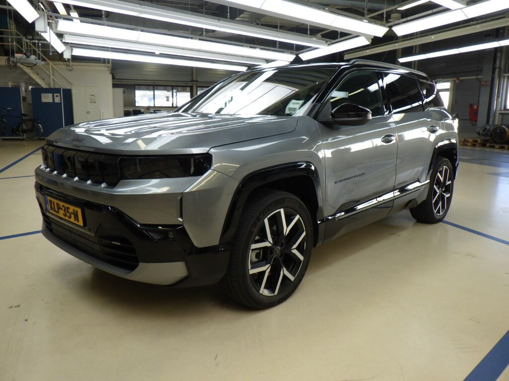 Jeep Compass First Edition 74 kWh Tot 8 Jaar Garantie! | Elektr. Stoelen | Leder | Navigatie | 360 Camera | Adaptive Cruise | Elektr. Achterklep  !!