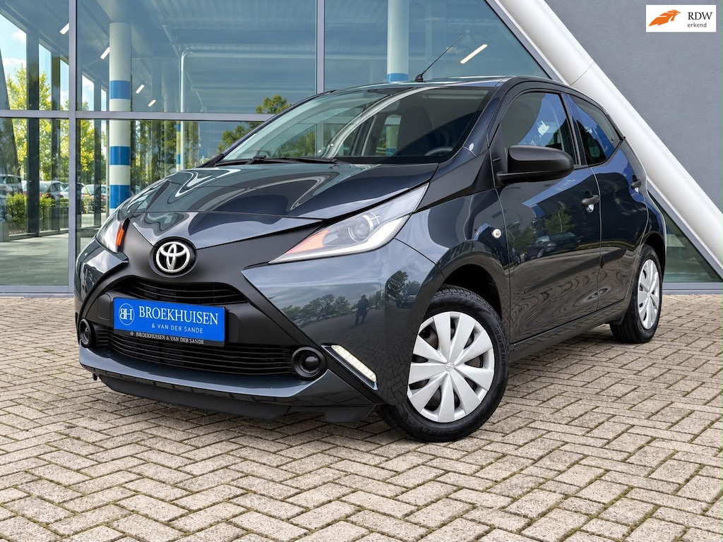Toyota Aygo 1.0 VVT-i x-now Airco / Start Stop