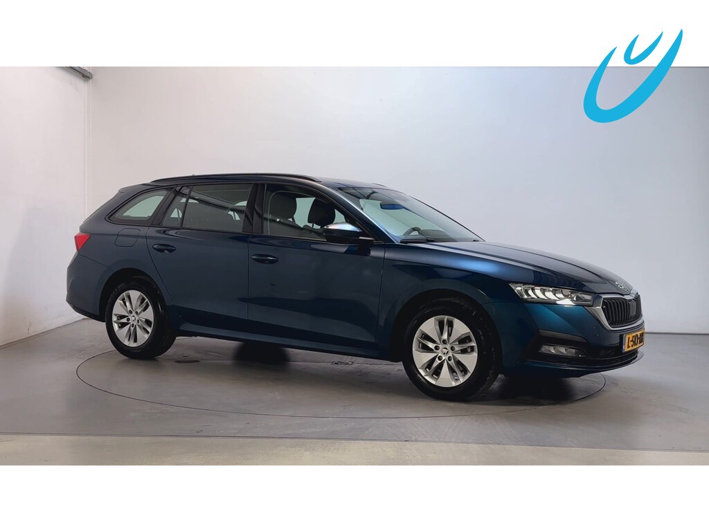 Skoda Octavia Combi 1.0 TSI 110pk Ambition Trekhaak Navigatie Parkeersensoren App-Connect DAB+