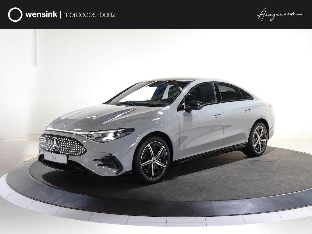 Mercedes-Benz CLA 250+ Launch Edition 85.5 kWh | Night | Panoramadak | Stoelverwarming | DISTRONIC | Achteruitrijcamera | Dodehoekassistent |