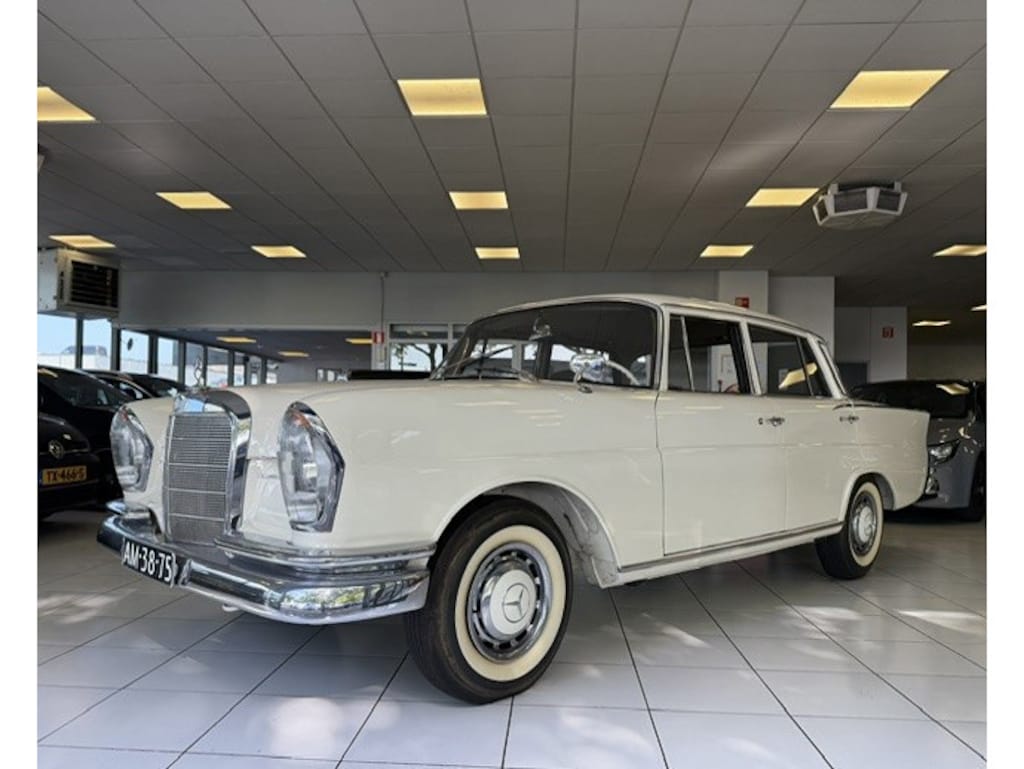 Mercedes-Benz S-klasse 220 Compleet Gerestaureerd in Nieuwstaat