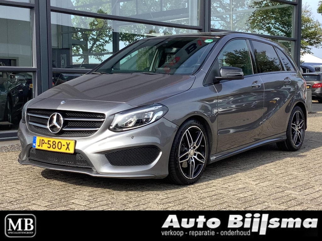 Mercedes-Benz B-klasse 180 AMG Night Edition AMG pakket, Panorama dak, camera, eerste eigenaar
