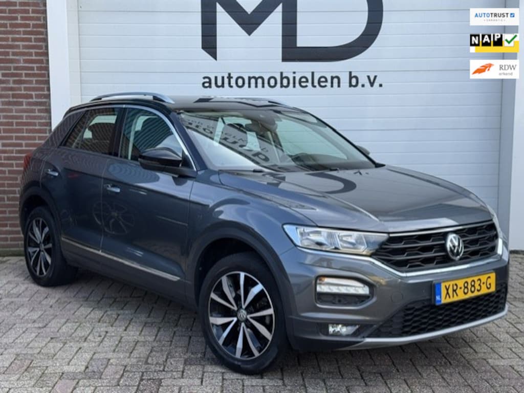 Volkswagen T-Roc 1.0 TSI Style - Trekhaak - CarPlay - LED - Originele Nederlandse auto met NAP - Cruise - Camera