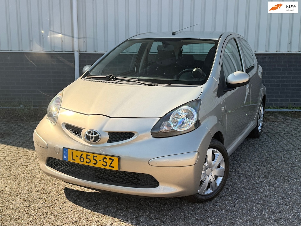 Toyota Aygo 1.0-12V Airco | Half Leder | Luxe Uitvoering | Zuinig