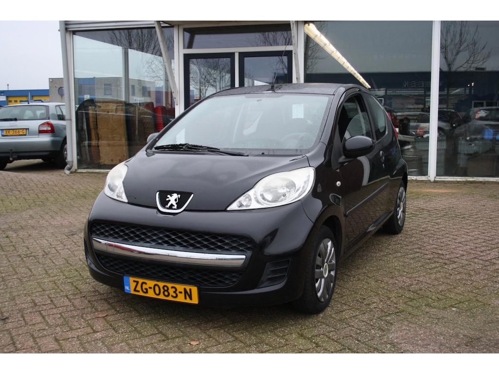 Peugeot 107 1.0-12V XR