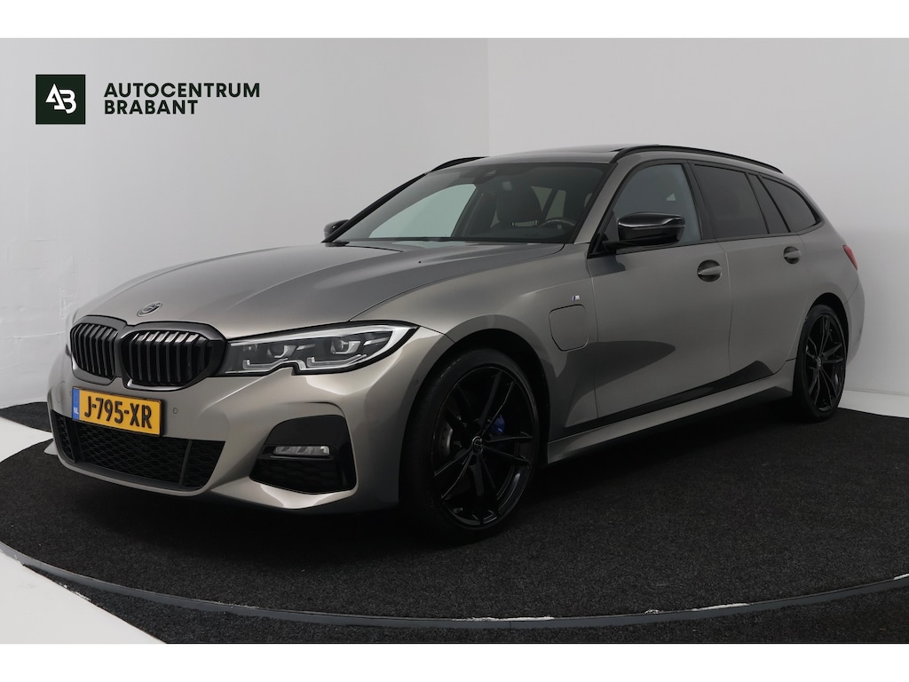 BMW 3-Serie Touring 330e Edition M Sport Plus (PANORAMADAK, STOELVERWARMING, CARPLAY, CAMERA, DEALER ONDERHOUDEN)
