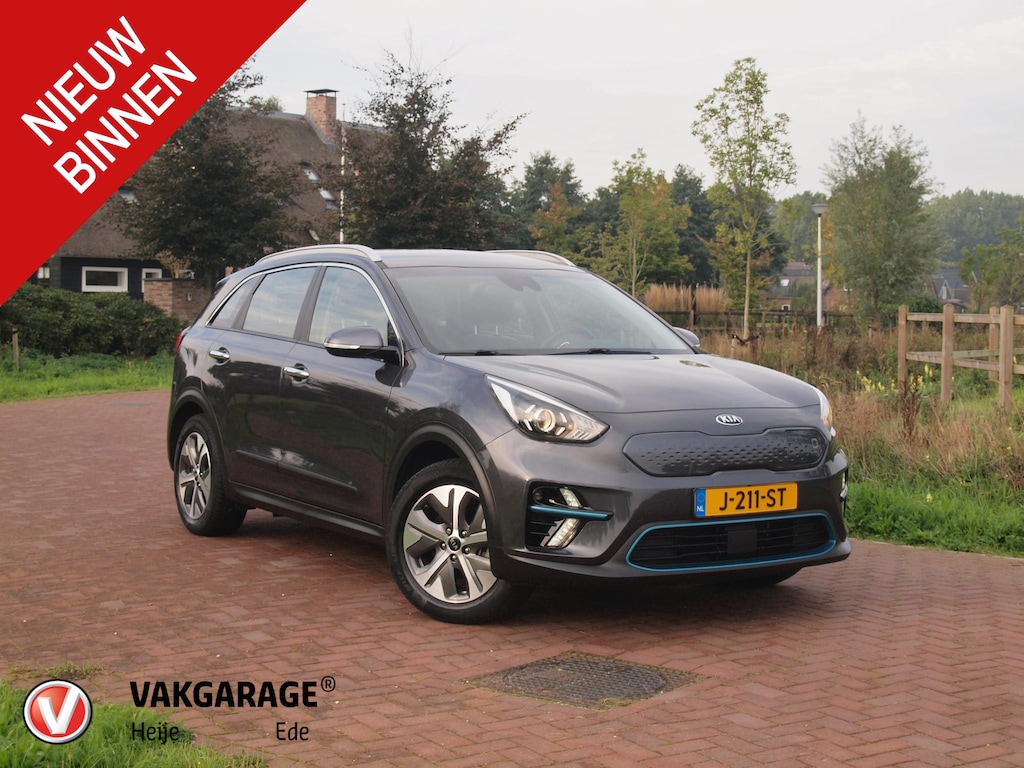 Kia Niro EV e-Niro DynamicLine 64 kWh | SOH 100% | Fase 3 | Camera | Trekhaak | Apple Carplay | Dealeronderhouden |