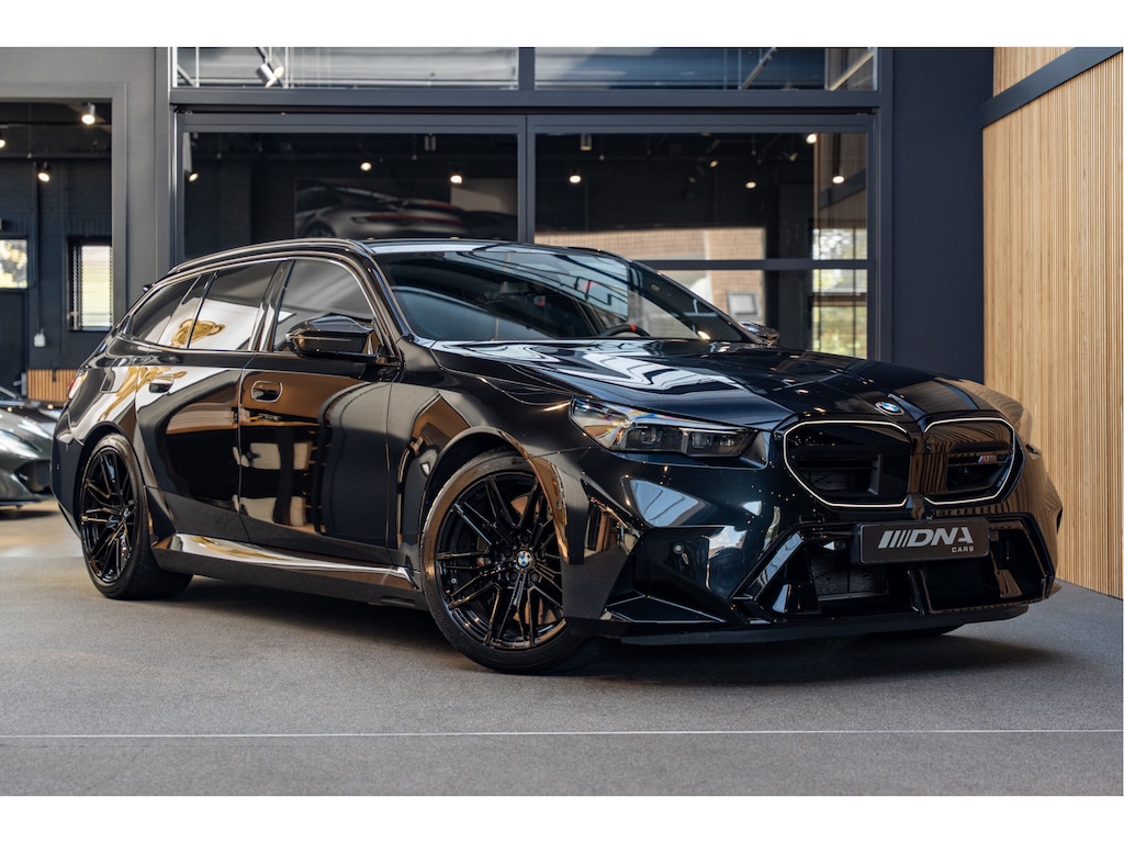 BMW M5 5-serie Touring B&W Pano Carbon