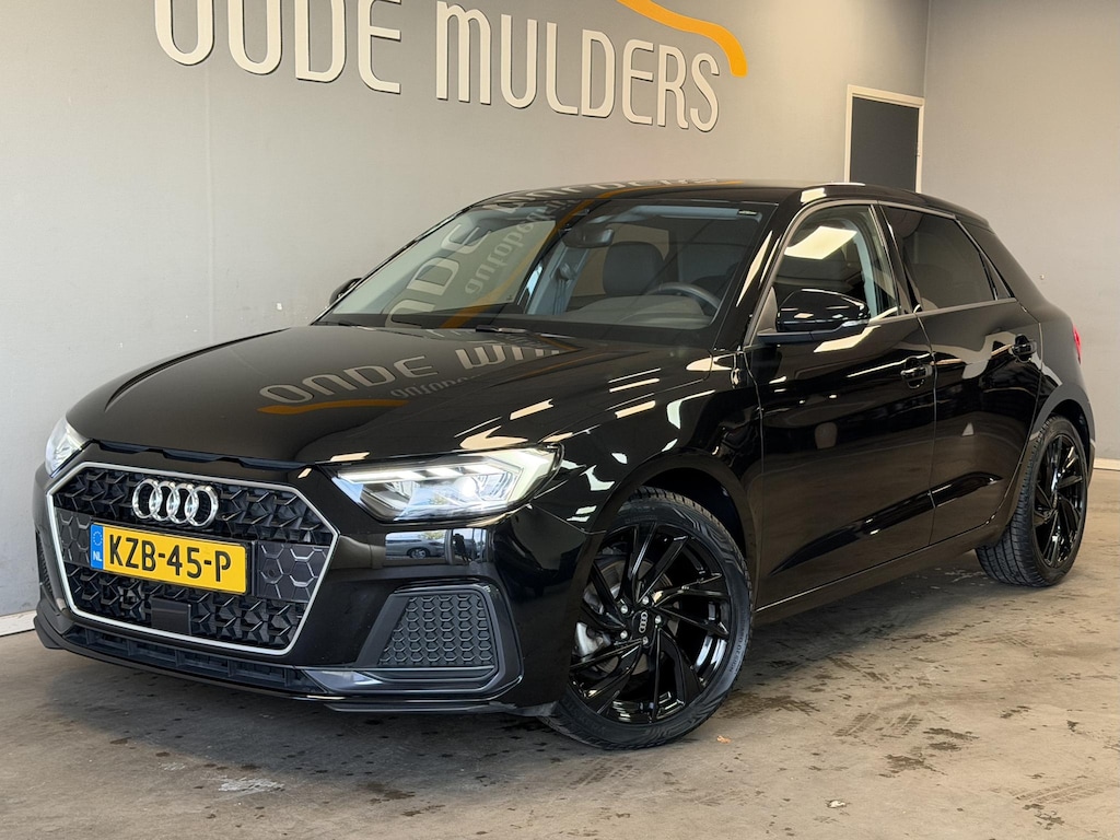 Audi A1 Sportback 30 TFSI Advanced edition | Adaptive cruise | Side assist | Digidash | Camera | Climate | Carplay | Stoelverwarming |