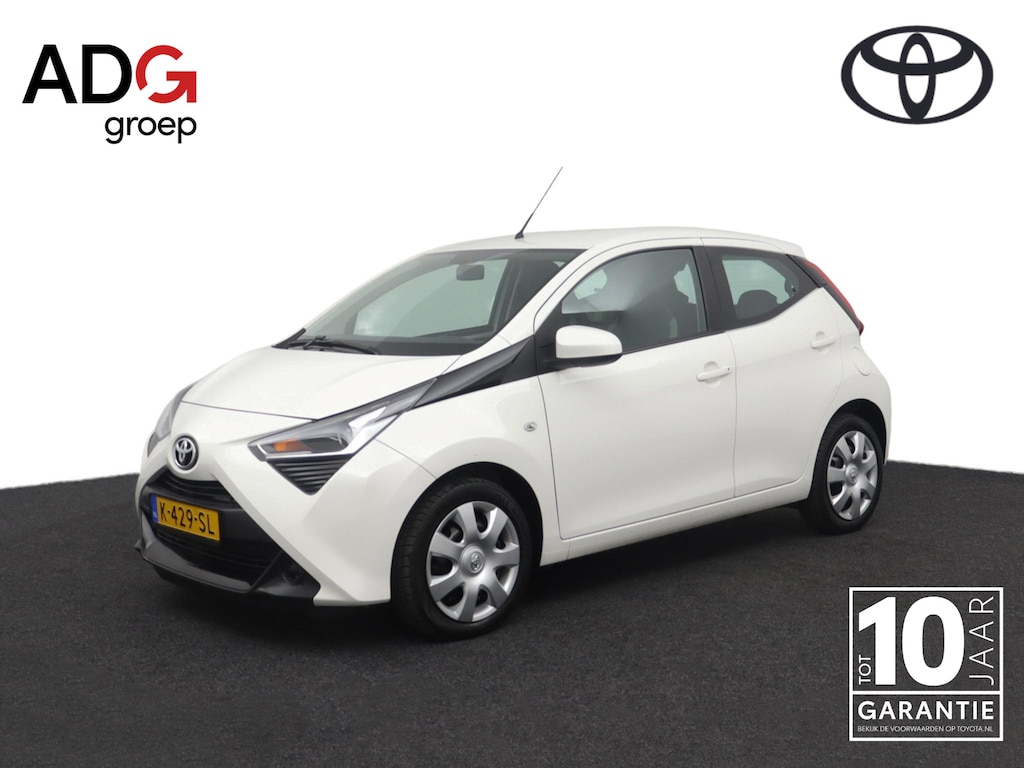 Toyota Aygo 1.0 VVT-i x-play | Groot scherm multimedia | Airco | Parkeercamera |