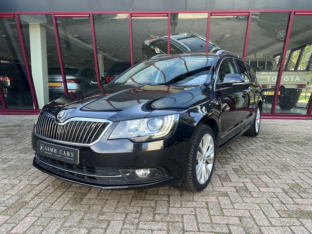 Skoda Superb Combi 2.0 TDI Elegance Business | Leder | Pano | Trekhaak | Airco | PDC | Stoelverw. |