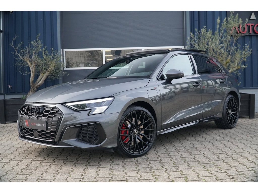 Audi A3 Sportback 45 TFSI e S edition Competition 245PK PHEV S Line | Pano | Matrix LED | 360° | ACC