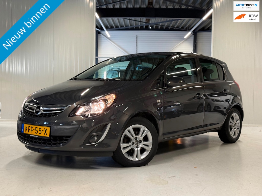 Opel Corsa 1.4-16V 101PK Cosmo Airco|Stuur&stoelvwewaming!!