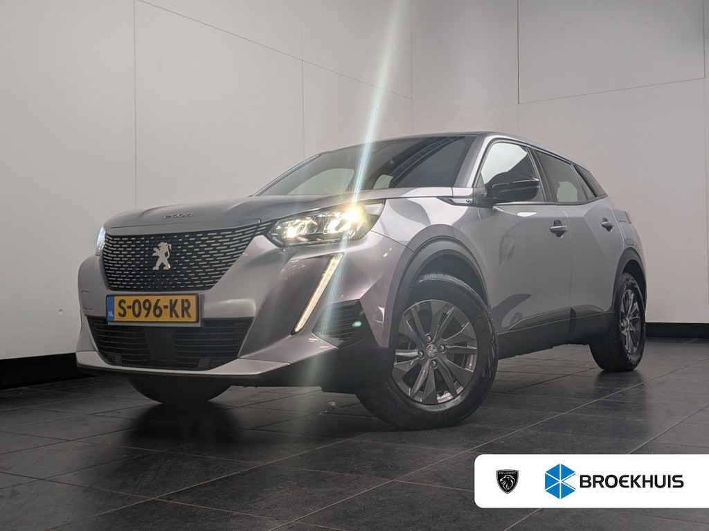 Peugeot e-2008 EV Active Pack 50 kWh | SOH 99% | Carplay | 16" LMV | Parkeersensoren | Clima | Cruise |