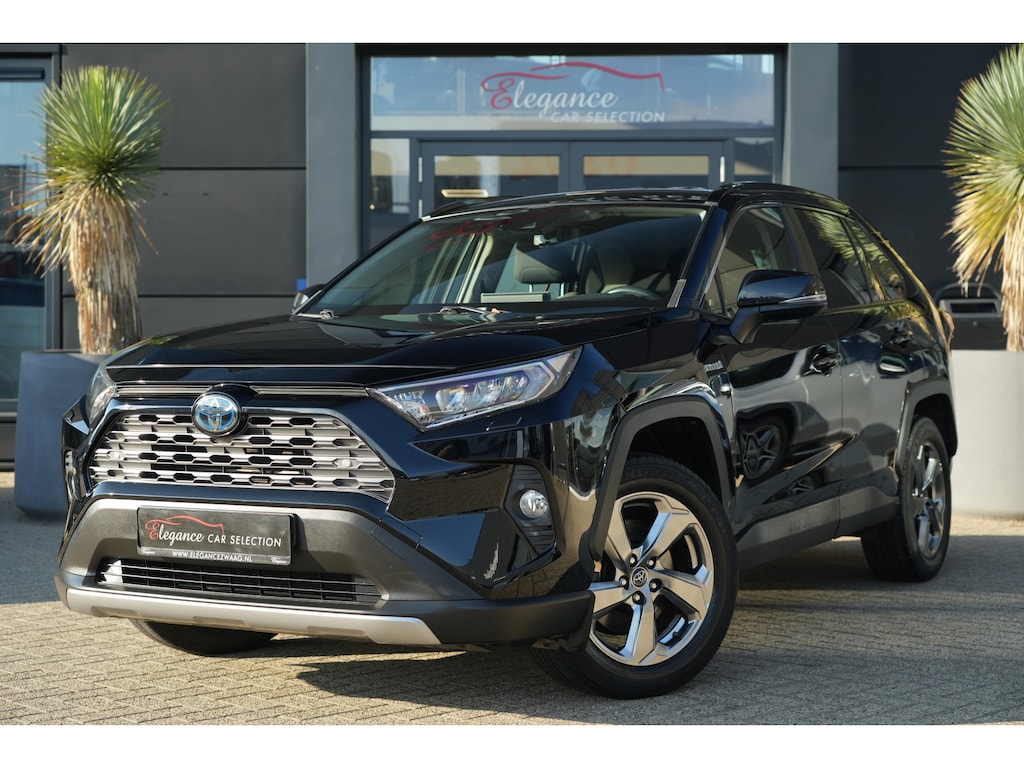 Toyota RAV4 2.5 Hybrid Active | 179 PK | Adaptieve cruise control | Achteruitrijcamera | LED koplampen | Trekhaak | Toyota RAV4 2.5 Hybrid Active met 2.5-liter 4-cilinder hybride motor, adaptieve cruise control, LED koplampen, achteruitrijcamera, parkeersensoren achter, automatische airconditioning, Apple/