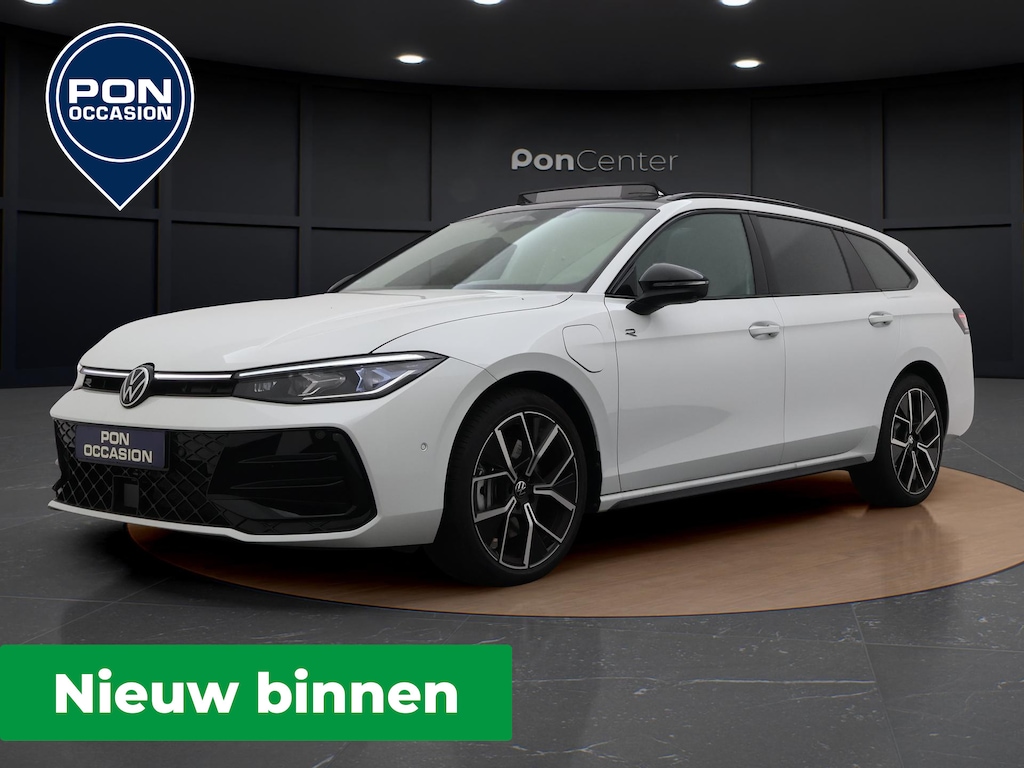 Volkswagen Passat Variant 1.5 eHybrid R-Line 272 PK | Pano dak | Trekhaak | Leder | 19" | Head Up Display | Harman Kardon |