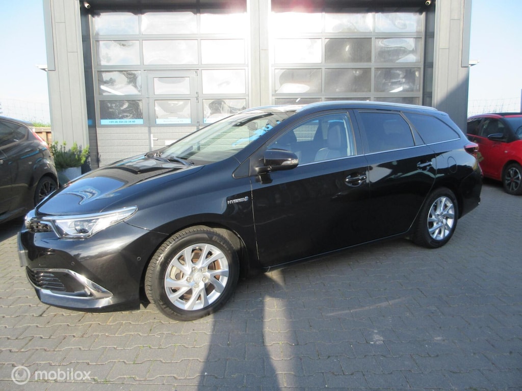 Toyota Auris Touring Sports 1.8 Hybrid Lease pro Trekhaak NL auto