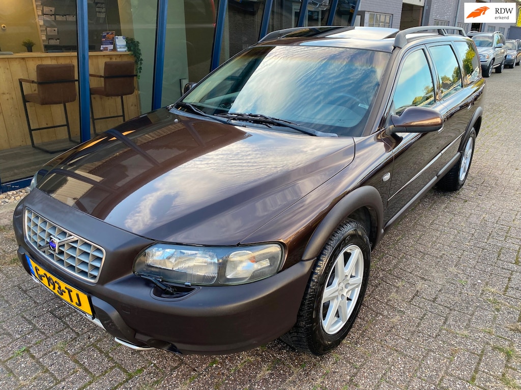 Volvo XC70 2.5 T AWD Automaat Comfort LEER / SUNROOF / YOUNGTIMER