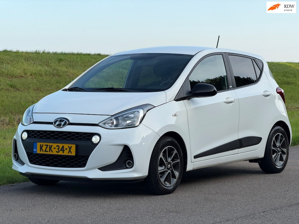 Hyundai i10 1.2i i-Premium | 87 PK | Stoel/stuurverwarming | Cruise | LED