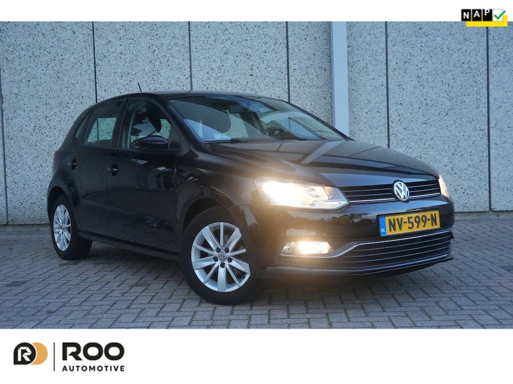 Volkswagen Polo 1.2 TSI Comfortline Business R Lage km stand! APK, onderhoud,Parkeersensoren.