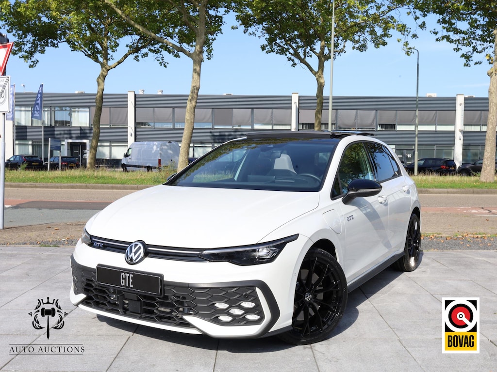 Volkswagen Golf GTE 1.5 eHybrid 272PK | Panodak | Leer |19"Inch | Black Style | Garantie 2031 | Head-up | Stoel Ventilatie | Memory |