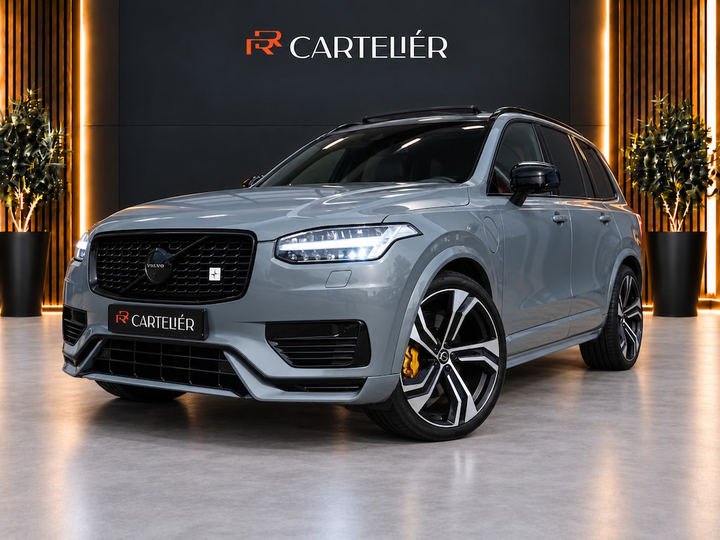 Volvo XC90 2.0 T8 Recharge AWD R-Design 390PK 7 Zits | Luchtvering | Pano | Memory | Harmon Kardon | Head-Up | 360 | 22'' | Trekhaak | Keyless | Digital Dash | Led | Leder | Stoel voor & achter | Stuurwielverwarming | Carplay - Android Auto | Ambient