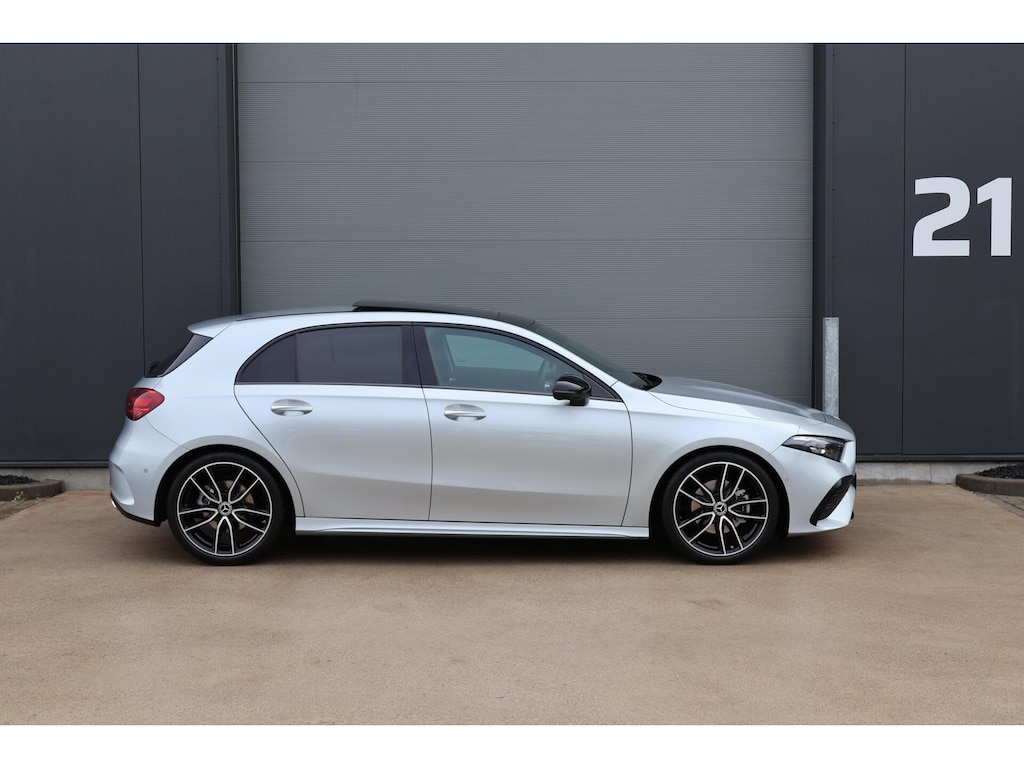 Mercedes-Benz A-klasse 200 AMG Line / Panoramadak / Memory Stoelen / Keyless-Go / 360 Camera / Stuurwielverwarming