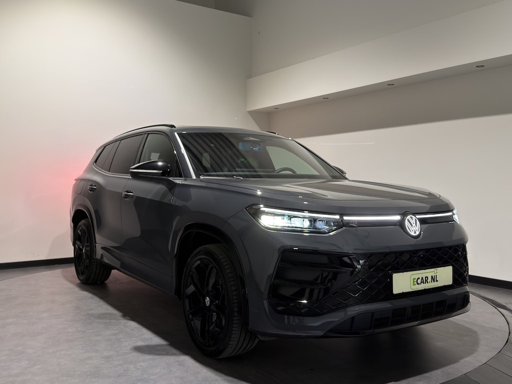 Volkswagen Tayron 1.5 eHybrid R-Line Edition | Trekhaak | H&K Audio | Panoramadak | Black Style | Winterpakket plus