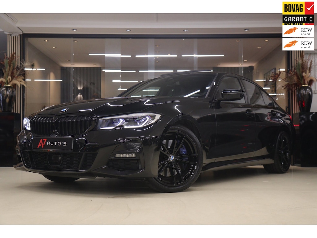 BMW 3-Serie 330i High Executive PANO/CARPLAY/SFEER/HK/HUD/VOL