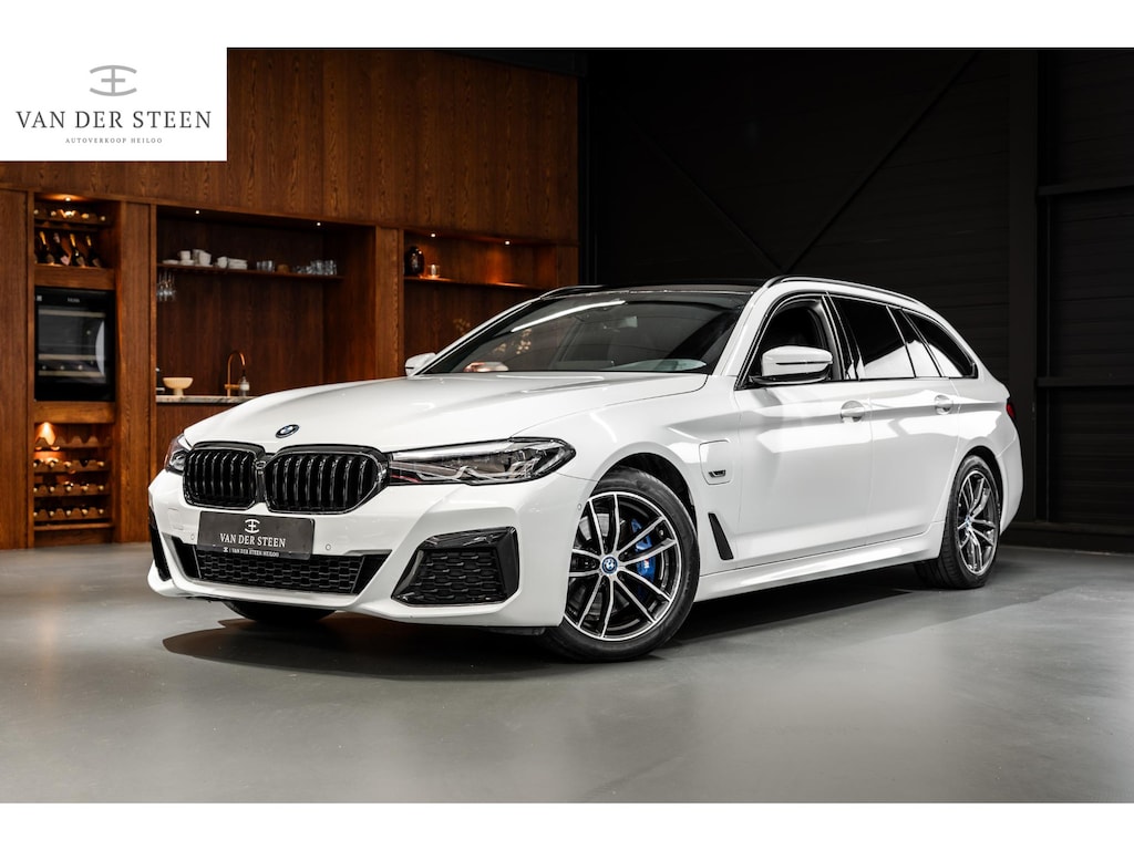 BMW 5-Serie Touring 530e Executive M Sport | Standkachel | Dealer Onderhouden