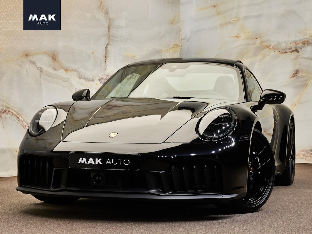 Porsche 911 3.6 T-Hybrid Carrera GTS , noselift, pano, Bose, InnoDrive, PASM, sport chrono, matrix-LED, memory, privacy, NP280k
