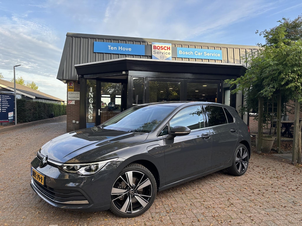 Volkswagen Golf 1.4 eHybrid Style|Trekhaak|App-Connect|Camera|18"