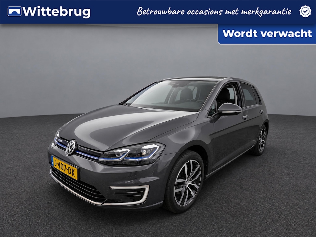 Volkswagen E-Golf E-DITION / Navigatie / App connect / Parkeersensoren V+A / Lichtmetaal 17 inch /