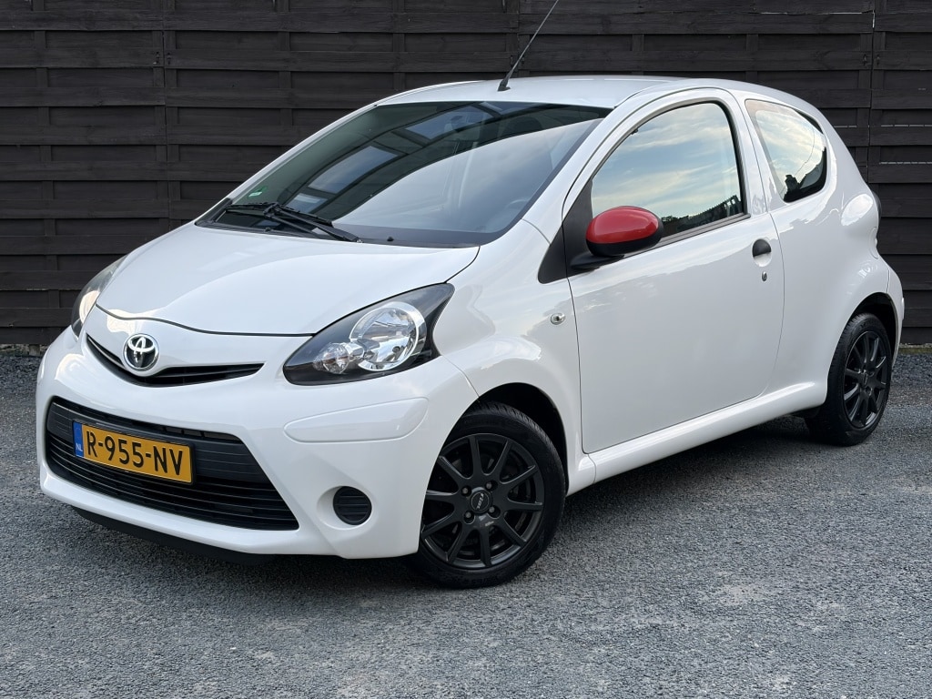 Toyota Aygo 1.0 VVT-i Now / Airco / EL-ramen / PDC