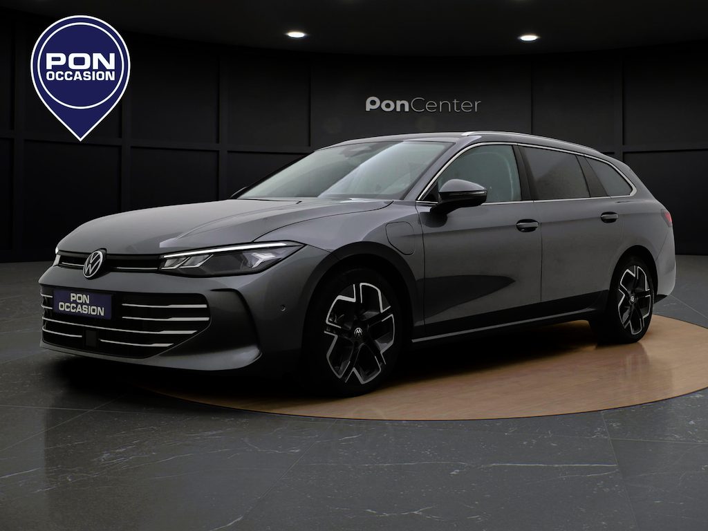 Volkswagen Passat Variant 1.5 eHybrid Business | Navigatie | Camera | 18" | Stuur-/Stoelverwarming | ACC |