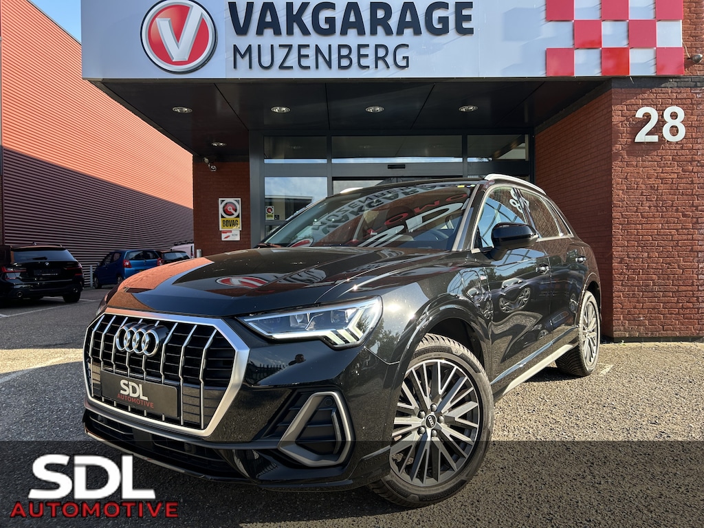 Audi Q3 45 TFSI e S edition S-Line // NAVI + CARPLAY // SONOS AUDIO // ADAPTIVE CRUISE // FULL LED // DODEHOEK DETECTIE // KEYLESS // ELEK. ACHTERKLEP // ELEK. TREKHAAK!!