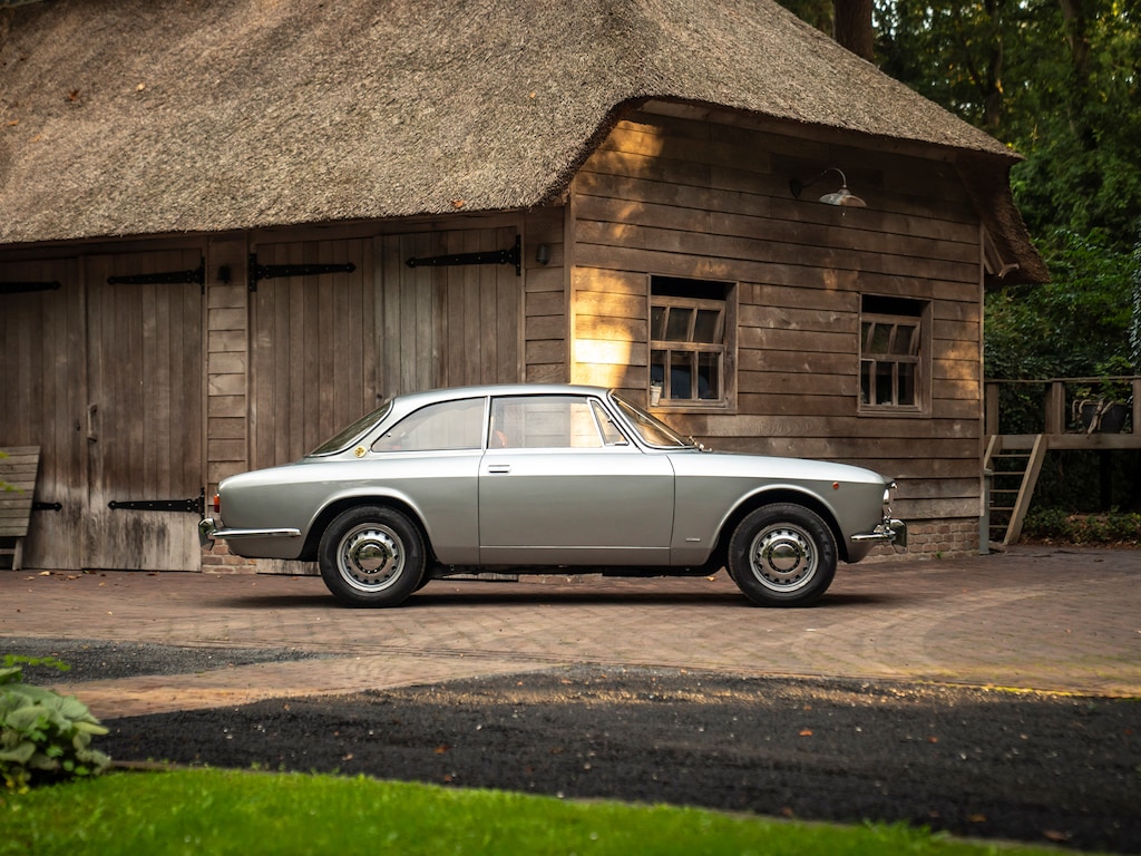 Alfa Romeo 1750 GTV