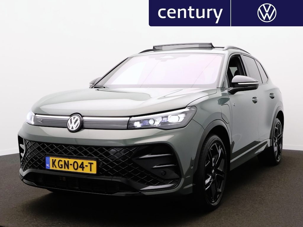 Volkswagen Tiguan 1.5 eHybrid R-Line Edition IQ light - Panoramaschuif-kanteldak - Head-updisplay - Trekhaak - 360 Camera - Stoelverwarming